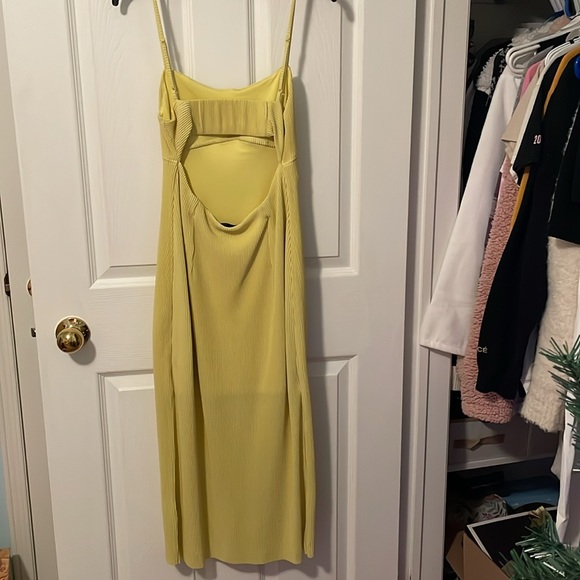 Long formal yellow dress - Picture 5 of 5